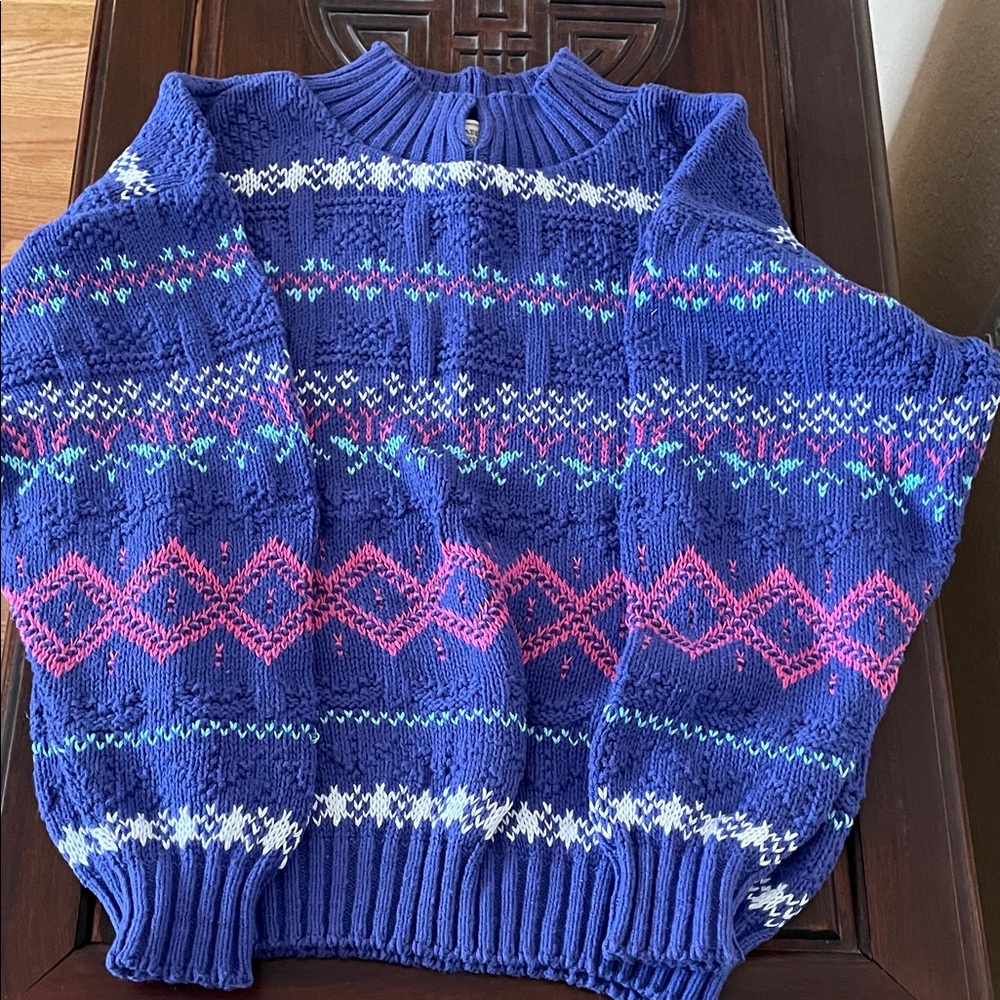 Vibrant Blue Patterned Women's Sweater